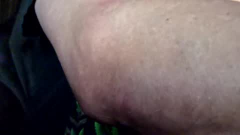 Snapshot of edwardaims_2please chatting on 09/24/25, 02:26 edwardaims_2please online show from 09/24/25, 02:26