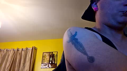 Snapshot of edwardaims_2please chatting on 10/14/25, 02:23 edwardaims_2please online show from 10/14/25, 02:23