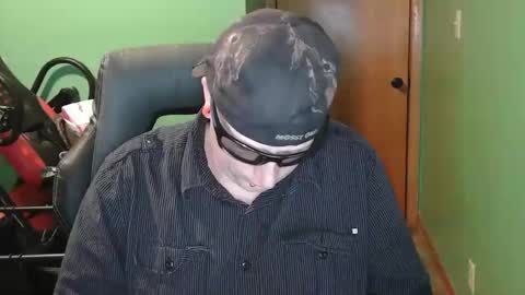 edwardaims_2please online show from 04/28/26, 02:27