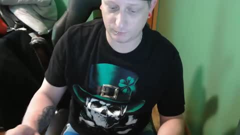 edwardaims_2please online show from 05/17/26, 01:40
