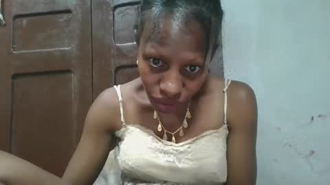 Snapshot of edwige770943 chatting on 06/02/26, 08:11 edwige770943 online show from 06/02/26, 08:11
