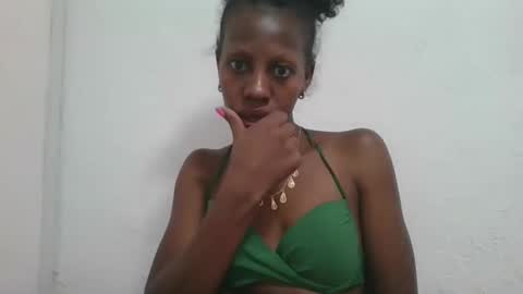 Snapshot of edwige770943 chatting on 06/06/26, 09:47 edwige770943 online show from 06/06/26, 09:47