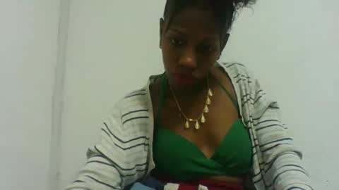 Snapshot of edwige770943 chatting on 06/11/26, 02:33 edwige770943 online show from 06/11/26, 02:33