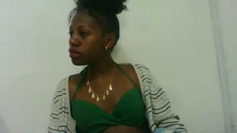 Snapshot of edwige770943 chatting on 06/11/26, 05:16 edwige770943 online show from 06/11/26, 05:16