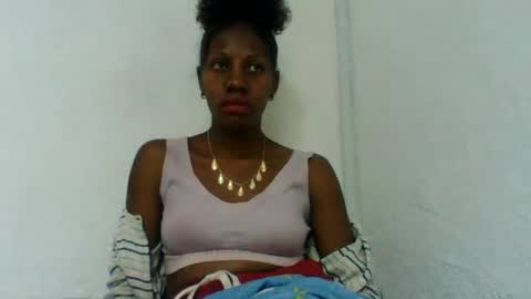 Snapshot of edwige770943 chatting on 06/13/26, 07:39 edwige770943 online show from 06/13/26, 07:39