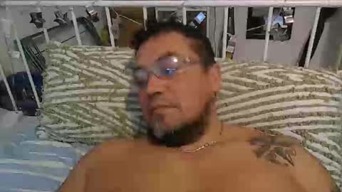 Snapshot of edwill13 chatting on 01/10/26, 03:14 EdM online show from 01/10/26, 03:14