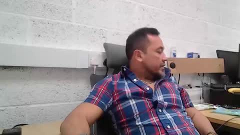 Snapshot of edwill13 chatting on 02/18/26, 11:06 EdM online show from 02/18/26, 11:06