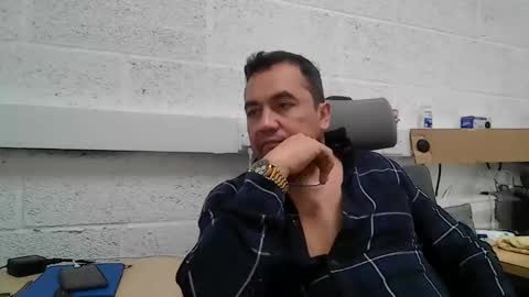 Snapshot of edwill13 chatting on 02/25/26, 11:31 EdM online show from 02/25/26, 11:31
