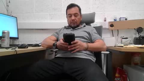 Snapshot of edwill13 chatting on 03/24/26, 11:04 EdM online show from 03/24/26, 11:04