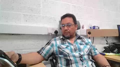 Snapshot of edwill13 chatting on 04/14/26, 09:37 EdM online show from 04/14/26, 09:37