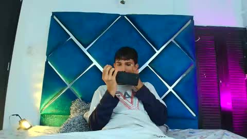 Snapshot of edwinboys chatting on 04/17/26, 01:14 Edwin online show from 04/17/26, 01:14