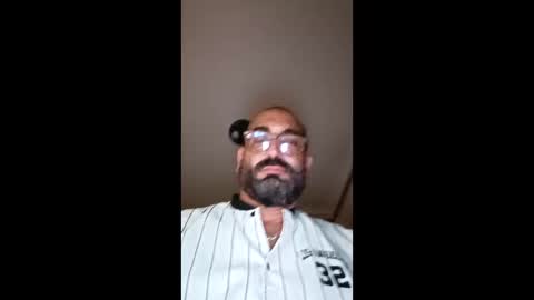 Snapshot of eemmee708927 chatting on 11/04/25, 08:19 eemmee708927 online show from 11/04/25, 08:19