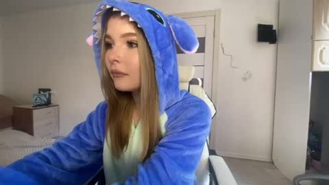 Snapshot of eestipixies chatting on 05/16/26, 04:53 Lili online show from 05/16/26, 04:53