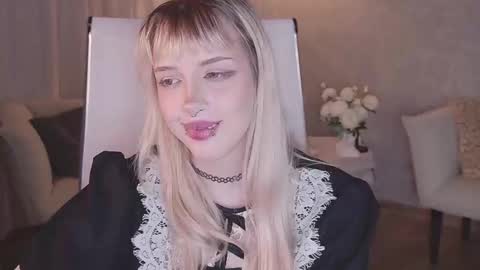 Snapshot of eevamarie chatting on 03/24/26, 06:57 EVA NON NUDE online show from 03/24/26, 06:57