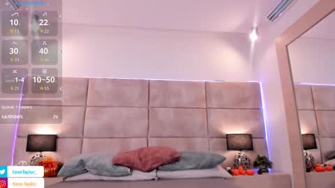 Eevee online show from 10/03/25, 03:03