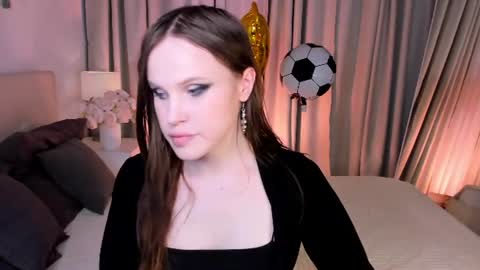 Effie Mur online show from 06/22/26, 09:23