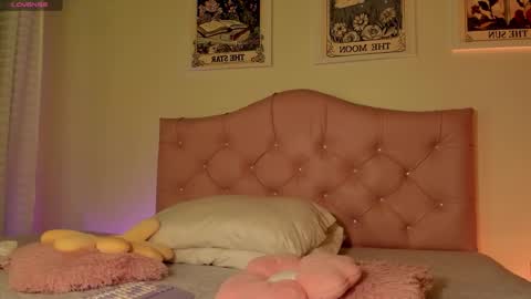 Snapshot of effy_cb chatting on 10/31/25, 04:24 effy online show from 10/31/25, 04:24