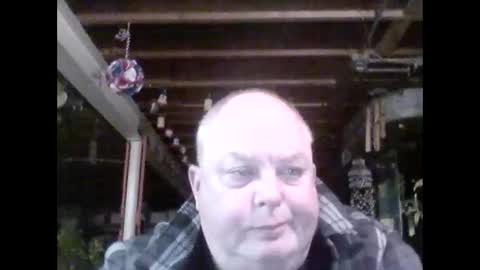 Snapshot of efriff chatting on 04/05/26, 12:08 efriff online show from 04/05/26, 12:08