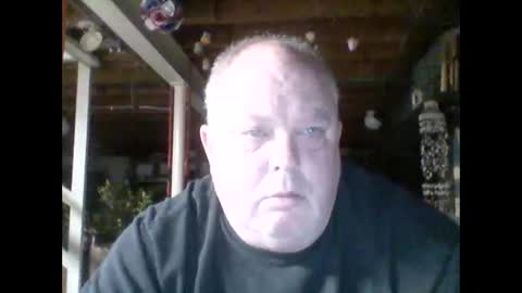 Snapshot of efriff chatting on 04/24/26, 11:12 efriff online show from 04/24/26, 11:12