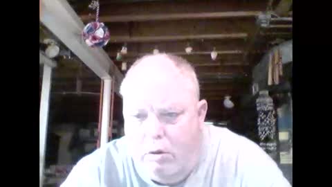 Snapshot of efriff chatting on 05/18/26, 10:54 efriff online show from 05/18/26, 10:54