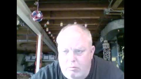 Snapshot of efriff chatting on 06/01/26, 11:06 efriff online show from 06/01/26, 11:06