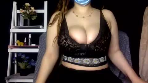 Snapshot of egyptian_mezze chatting on 10/09/25, 11:25 Soso online show from 10/09/25, 11:25