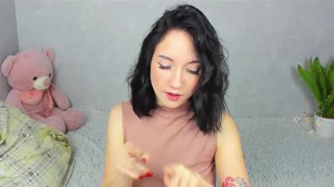 eileenmoores online show from 12/05/25, 05:20