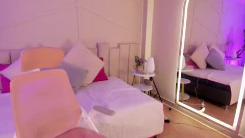 Snapshot of eimmy_bm chatting on 12/14/25, 01:27 eimmy_bm online show from 12/14/25, 01:27