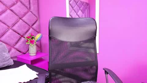 eimy_cutte online show from 02/18/25, 12:17