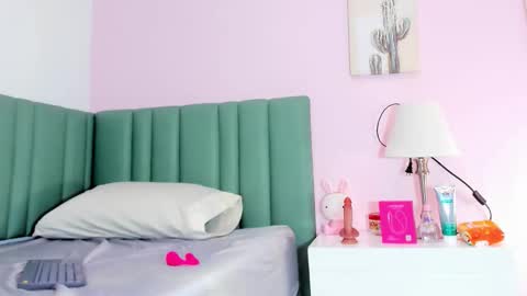 Snapshot of eimy_mason chatting on 10/22/25, 08:30 Eimy online show from 10/22/25, 08:30