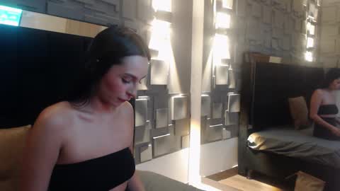 Snapshot of eimy_rose1 chatting on 02/13/26, 11:28 Eimy rose online show from 02/13/26, 11:28
