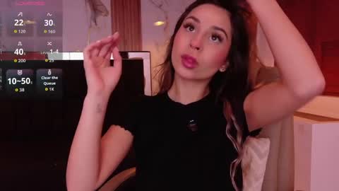 Snapshot of eimy_rose1 chatting on 05/17/26, 01:40 Eimy rose online show from 05/17/26, 01:40