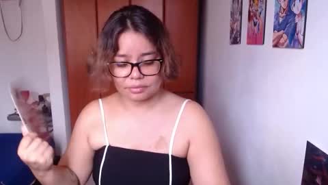 eimy_saenzz online show from 11/19/25, 03:34