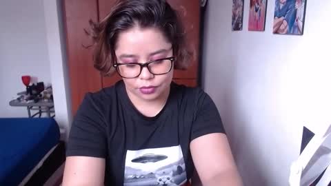 eimy_saenzz online show from 11/26/25, 08:32