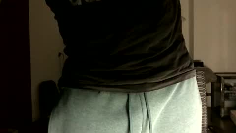 Snapshot of einhoernchen438 chatting on 09/17/25, 01:07 einhoernchen438 online show from 09/17/25, 01:07