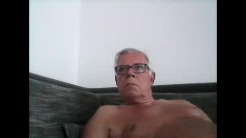 Snapshot of eisbaer1957 chatting on 05/29/26, 06:39 eisbaer1957 online show from 05/29/26, 06:39