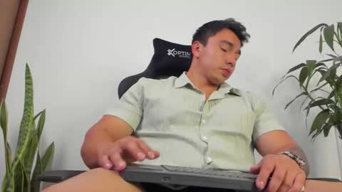 EITHAN CONOR online show from 10/10/25, 01:59