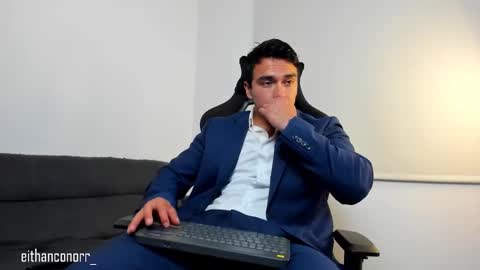 Snapshot of eithanconor1 chatting on 11/10/25, 02:21 EITHAN CONOR online show from 11/10/25, 02:21