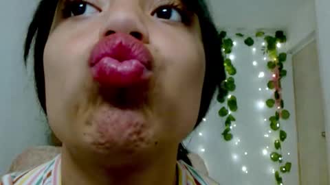 Snapshot of eiviiy1609 chatting on 11/11/25, 01:55 eiviiy1609 online show from 11/11/25, 01:55