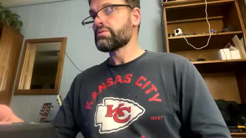 Snapshot of ejbooker11 chatting on 12/21/24, 10:39 PiedPiper online show from 12/21/24, 10:39