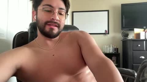 Snapshot of el_bonbon_rico chatting on 05/16/26, 05:56 el bonbon rico online show from 05/16/26, 05:56