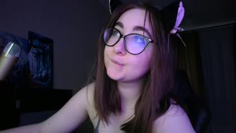 If you like it when I meow give me a thumbs up online show from 03/04/25, 03:59