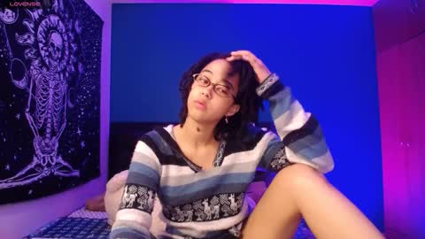 Ela  Help me reach 100 thumbs up online show from 10/18/25, 09:43