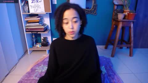 Ela  Help me reach 100 thumbs up online show from 10/28/25, 07:23