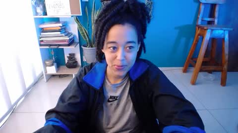 Ela  Help me reach 100 thumbs up online show from 11/19/25, 11:43