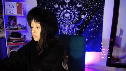 Ela  Help me reach 100 thumbs up online show from 06/07/26, 07:34