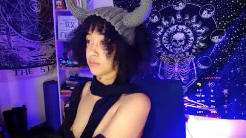 Ela  Help me reach 100 thumbs up online show from 06/09/26, 05:08