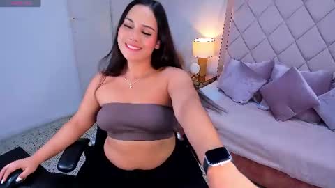 Snapshot of ela_beli chatting on 06/19/26, 10:35 Ela Beli online show from 06/19/26, 10:35