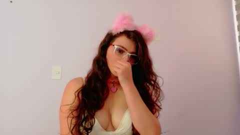 Snapshot of elagance0906 chatting on 10/23/25, 03:22 elagance0906 online show from 10/23/25, 03:22