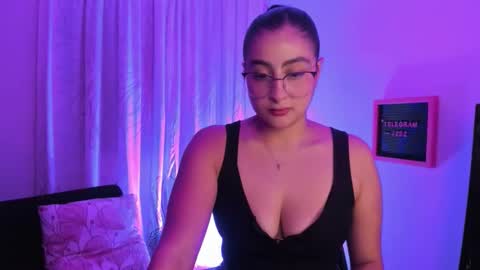 Elaia online show from 10/22/25, 03:51